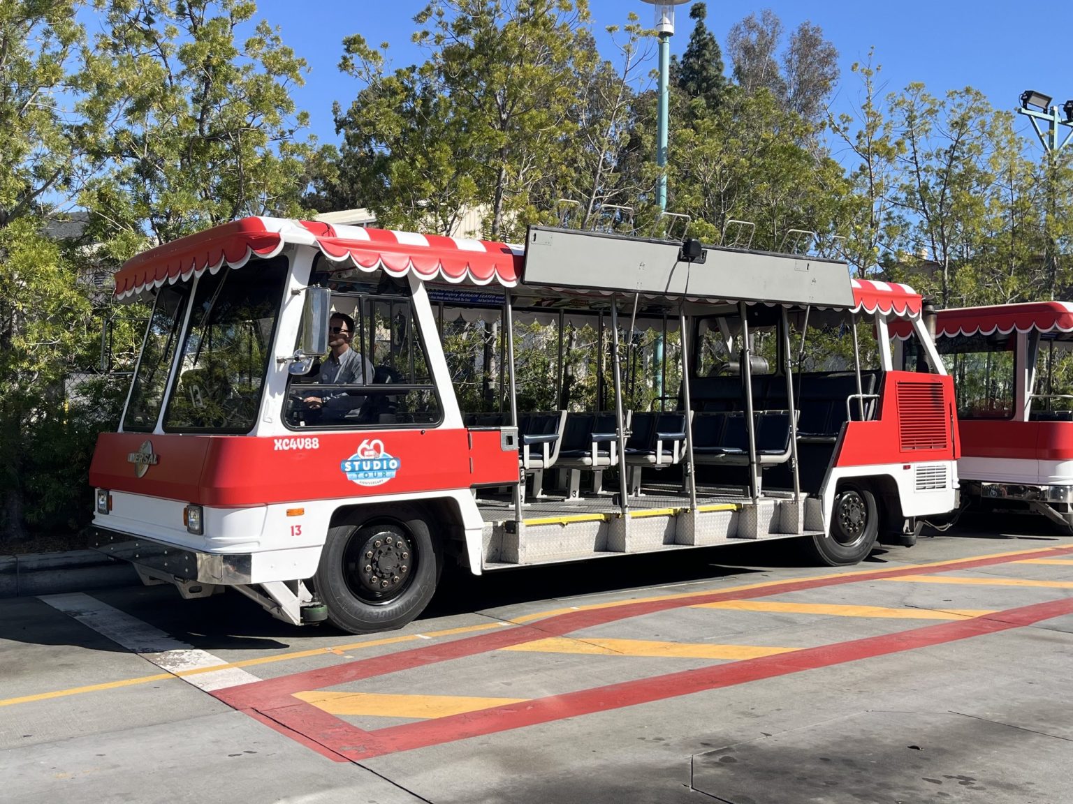 Glamour Trams retorna ao Studio Tour no Universal Studios Hollywood Glamour Trams