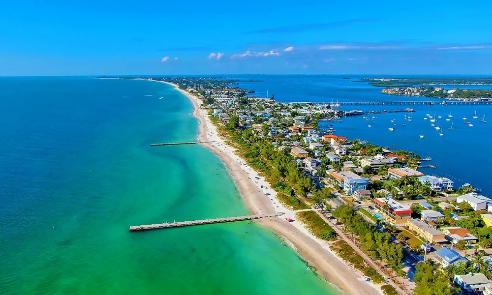 Descubra as 7 melhores praias perto de Orlando, com distâncias, dicas, custos e qual combina melhor com o seu roteiro. Compare as praias mais bonitas próximas de Orlando e descubra qual vale mais a pena para sua viagem.