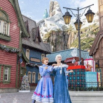 Disney Enchanted Christmas 2026 acontece de 7 de novembro a 6 de janeiro na Disneyland Paris e terá World of Frozen.