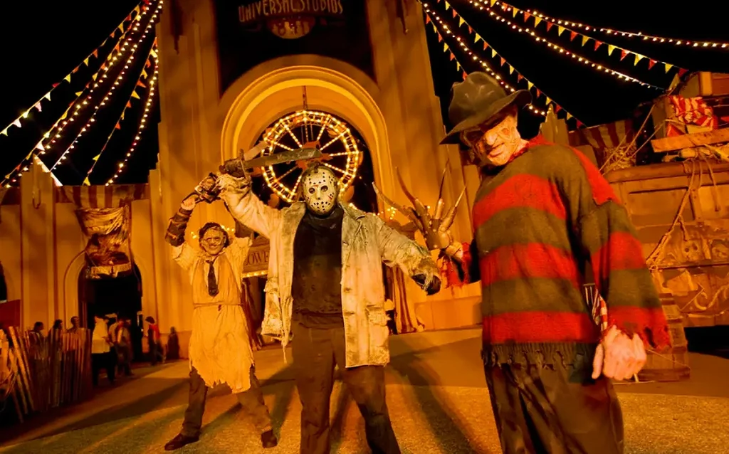 Veja datas, ingressos, dicas, casas e estratégias para aproveitar o Halloween Horror Nights 2026 na Universal Orlando.