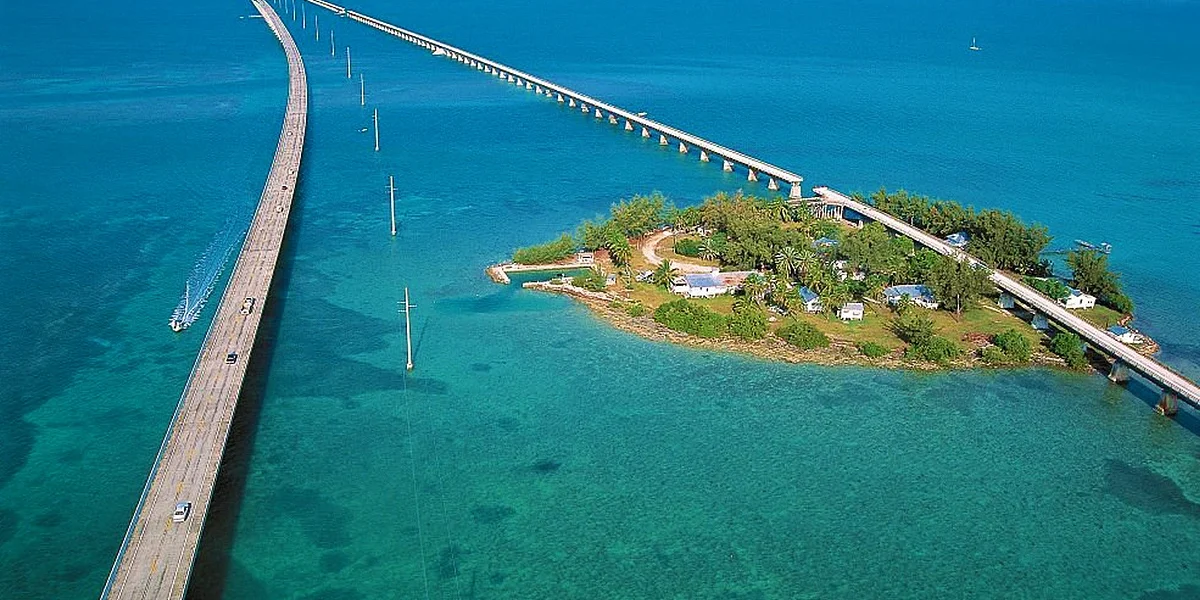 Descubra o que fazer em Key West, quanto custa, quando ir e se realmente vale a pena incluir esse destino no seu roteiro pela Flórida. Veja atrações, custos, melhores épocas e dicas para decidir se Key West merece espaço no seu roteiro pela Flórida.