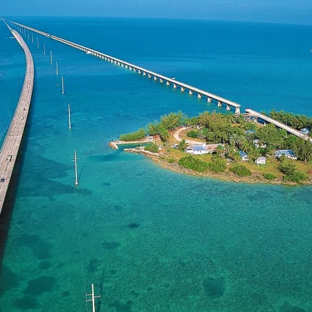 Descubra o que fazer em Key West, quanto custa, quando ir e se realmente vale a pena incluir esse destino no seu roteiro pela Flórida. Veja atrações, custos, melhores épocas e dicas para decidir se Key West merece espaço no seu roteiro pela Flórida.