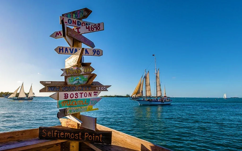 Descubra o que fazer em Key West, quanto custa, quando ir e se realmente vale a pena incluir esse destino no seu roteiro pela Flórida. Veja atrações, custos, melhores épocas e dicas para decidir se Key West merece espaço no seu roteiro pela Flórida.