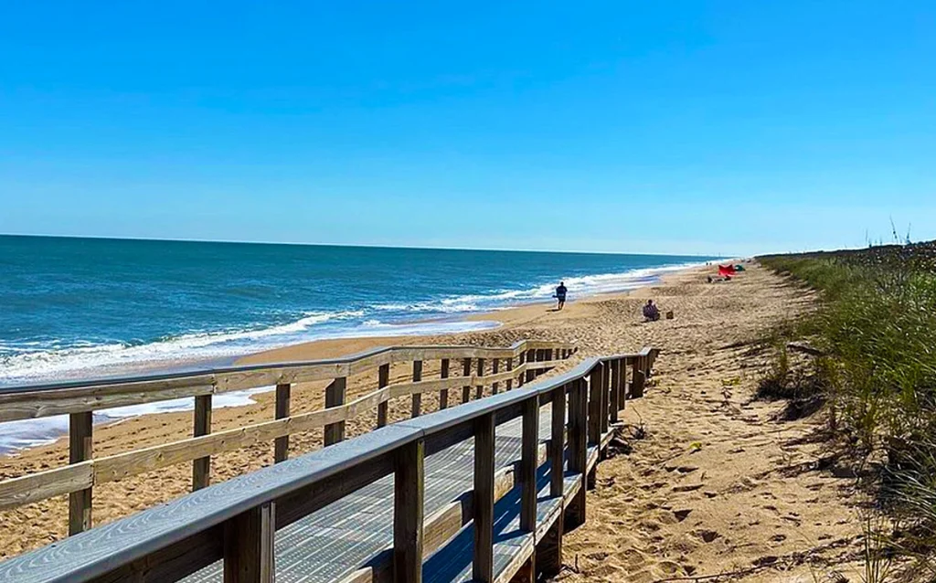 Descubra as 7 melhores praias perto de Orlando, com distâncias, dicas, custos e qual combina melhor com o seu roteiro. Compare as praias mais bonitas próximas de Orlando e descubra qual vale mais a pena para sua viagem.