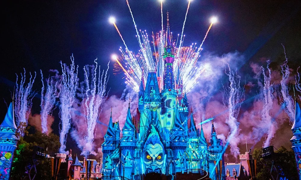 Veja datas, preços, atrações e dicas da Mickey's Not-So-Scary Halloween Party 2026 no Magic Kingdom. Confira datas, preços, atrações e dicas para aproveitar a festa de Halloween da Disney em 2026.