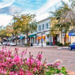 Descubra 5 coisas para fazer em Orlando fora dos parques, com opções gratuitas, custos, perfis de viajantes e dicas para montar o roteiro.