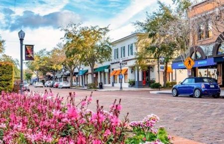 Descubra 5 coisas para fazer em Orlando fora dos parques, com opções gratuitas, custos, perfis de viajantes e dicas para montar o roteiro.
