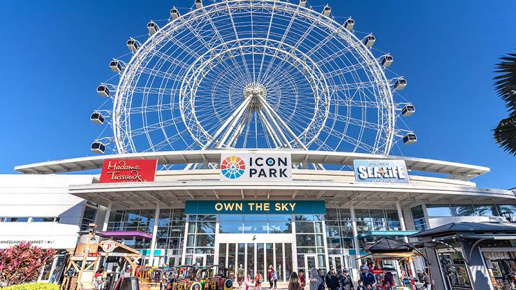 Descubra 5 coisas para fazer em Orlando fora dos parques, com opções gratuitas, custos, perfis de viajantes e dicas para montar o roteiro.