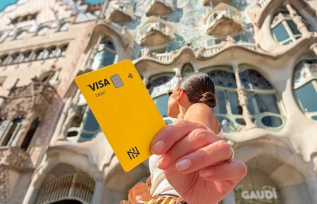 Como usar a Conta Nomad na Europa durante a viagem