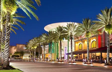 Entenda o Orlando Tax Free, o Sales Tax e os Tax Holidays da Flórida. Veja quando vale a pena e como economizar nas compras.
