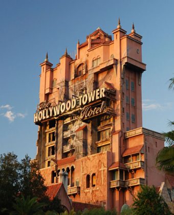 O Hollywood Studios fechará às 17h em 20 de outubro de 2026. Veja o motivo, horários, impacto no Fantasmic! e como ajustar o roteiro.