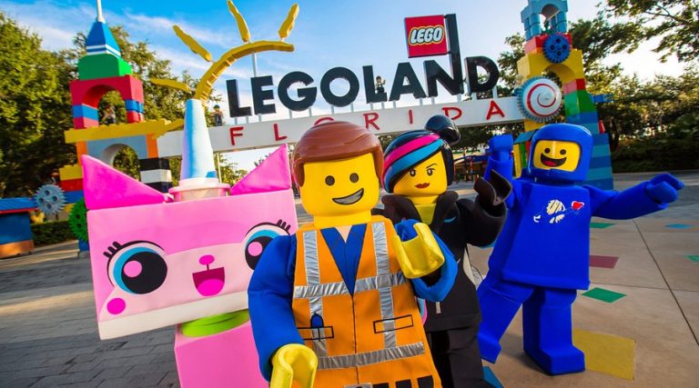 Veja os dias de fechamento da LEGOLAND Florida, Peppa Pig Theme Park e SEA LIFE, e saiba como evitar problemas no roteiro.