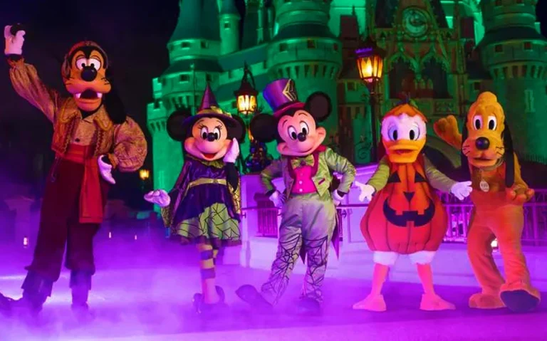 Veja a lista completa de personagens da Mickey's Not-So-Scary Halloween Party 2026, com locais, roupas especiais e dicas para evitar filas.