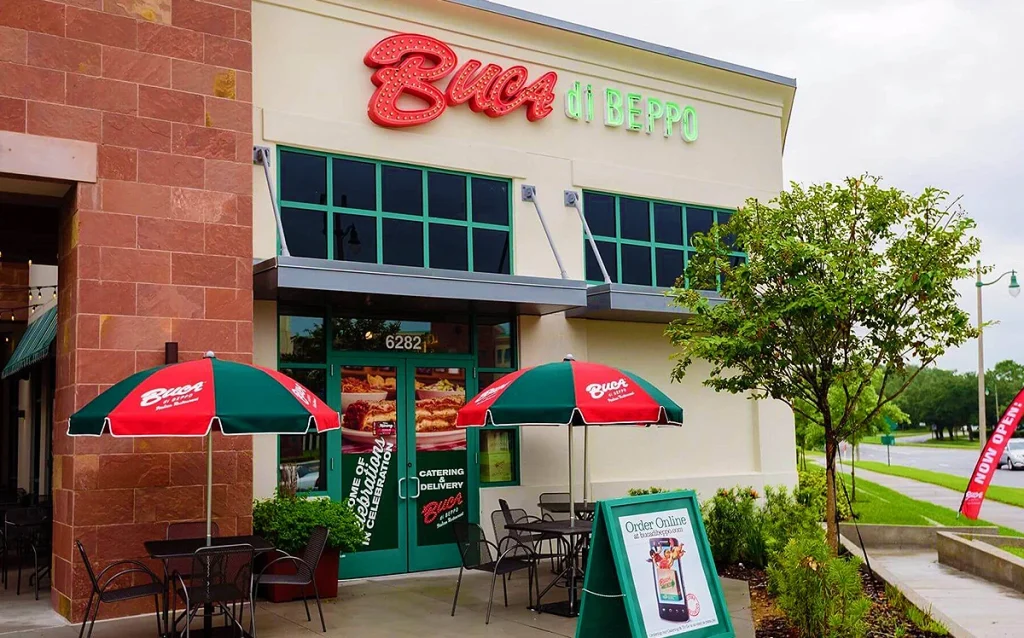 Conheça 12 restaurantes indicados pela CDO Travel para comer bem em Orlando, com opções econômicas, pratos recomendados e dicas para brasileiros.