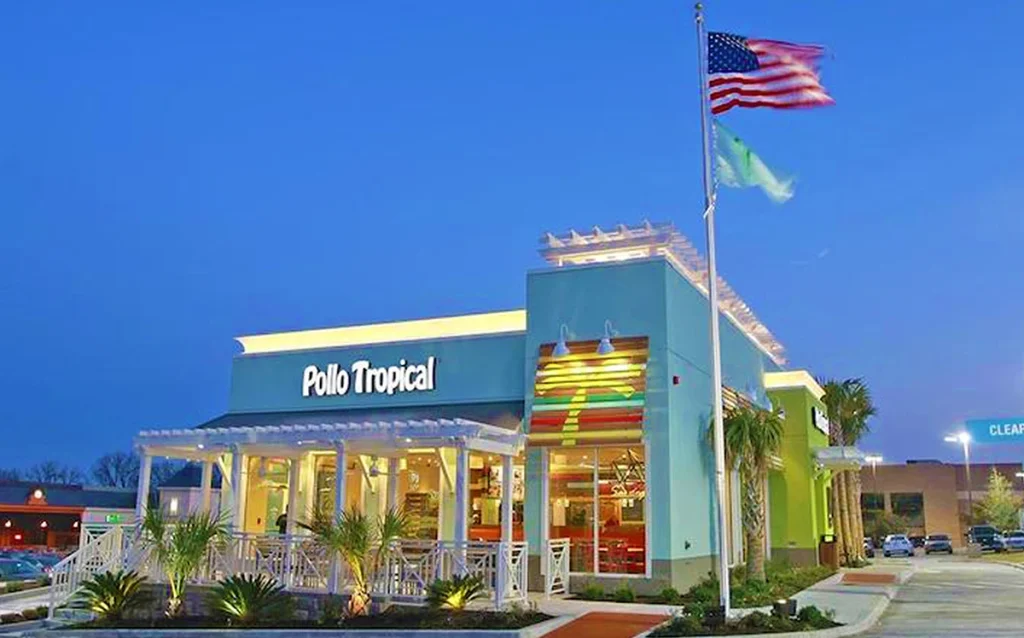 Conheça 12 restaurantes indicados pela CDO Travel para comer bem em Orlando, com opções econômicas, pratos recomendados e dicas para brasileiros.