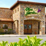 Onde comer em Orlando: 12 restaurantes indicados pela CDO Travel Conheça 12 restaurantes indicados pela CDO Travel para comer bem em Orlando, com opções econômicas, pratos recomendados e dicas para brasileiros.