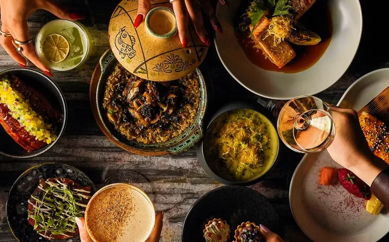 Conheça os restaurantes Michelin em Orlando, incluindo estrelas, Bib Gourmand e recomendados agrupados por região, além de preços e reservas.