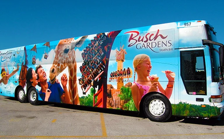 Veja como reservar o shuttle gratuito do Busch Gardens saindo de Orlando, quem pode usar, regras de cancelamento e taxa de no-show.