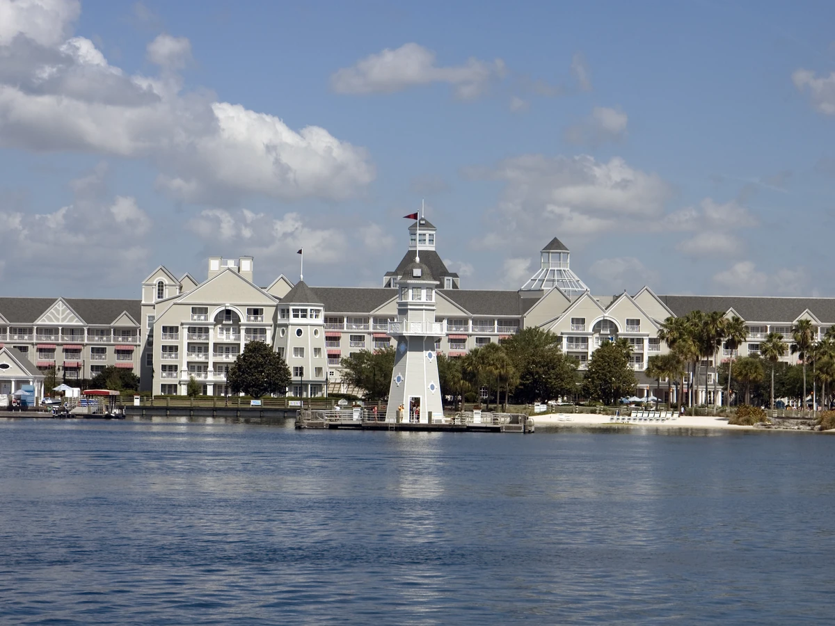 Fachada do Disney’s Yacht Club Resort