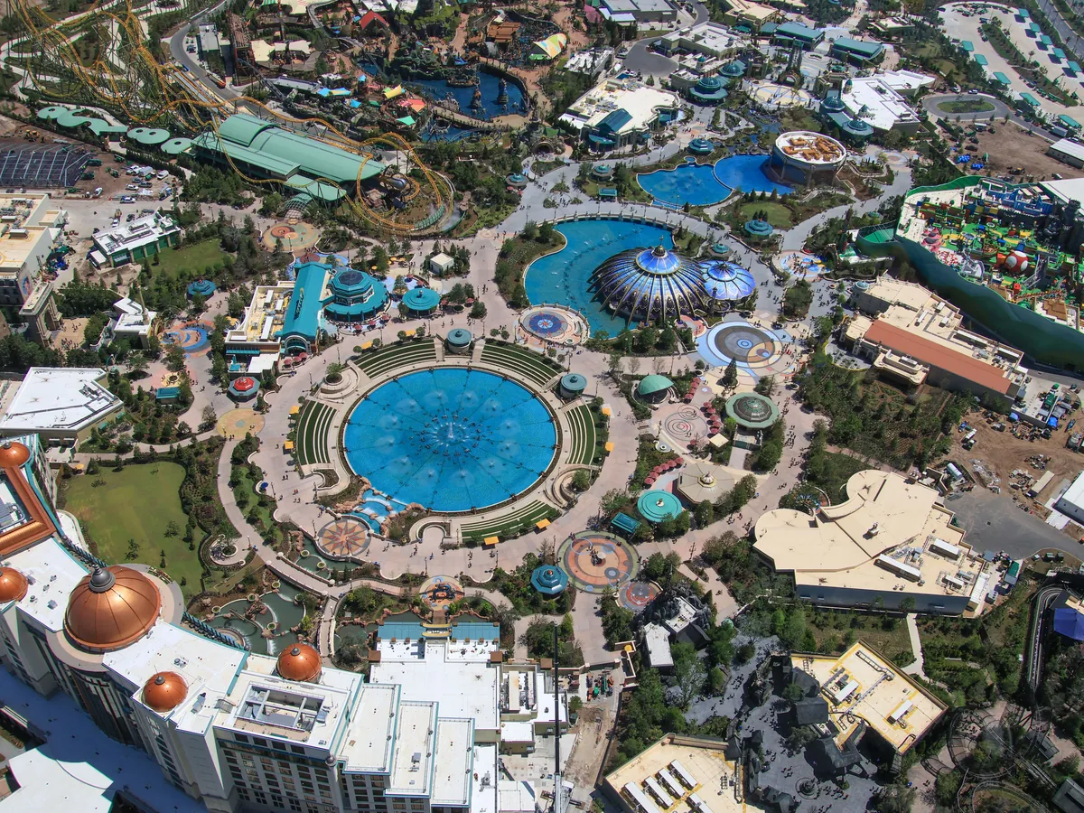 Vista aérea do Celestial Park no Epic Universe