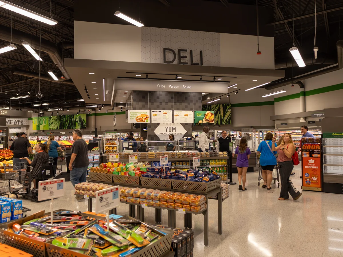 Balcão do deli de uma unidade Publix em Orlando