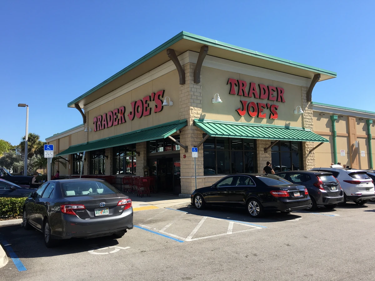Fachada de uma unidade Trader Joe’s em Miami, na Flórida